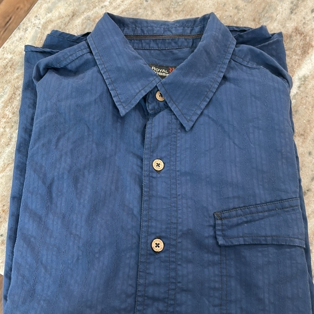 Royal Robbins denim blue color button front short sleeve shirt size large - Picture 15 of 15